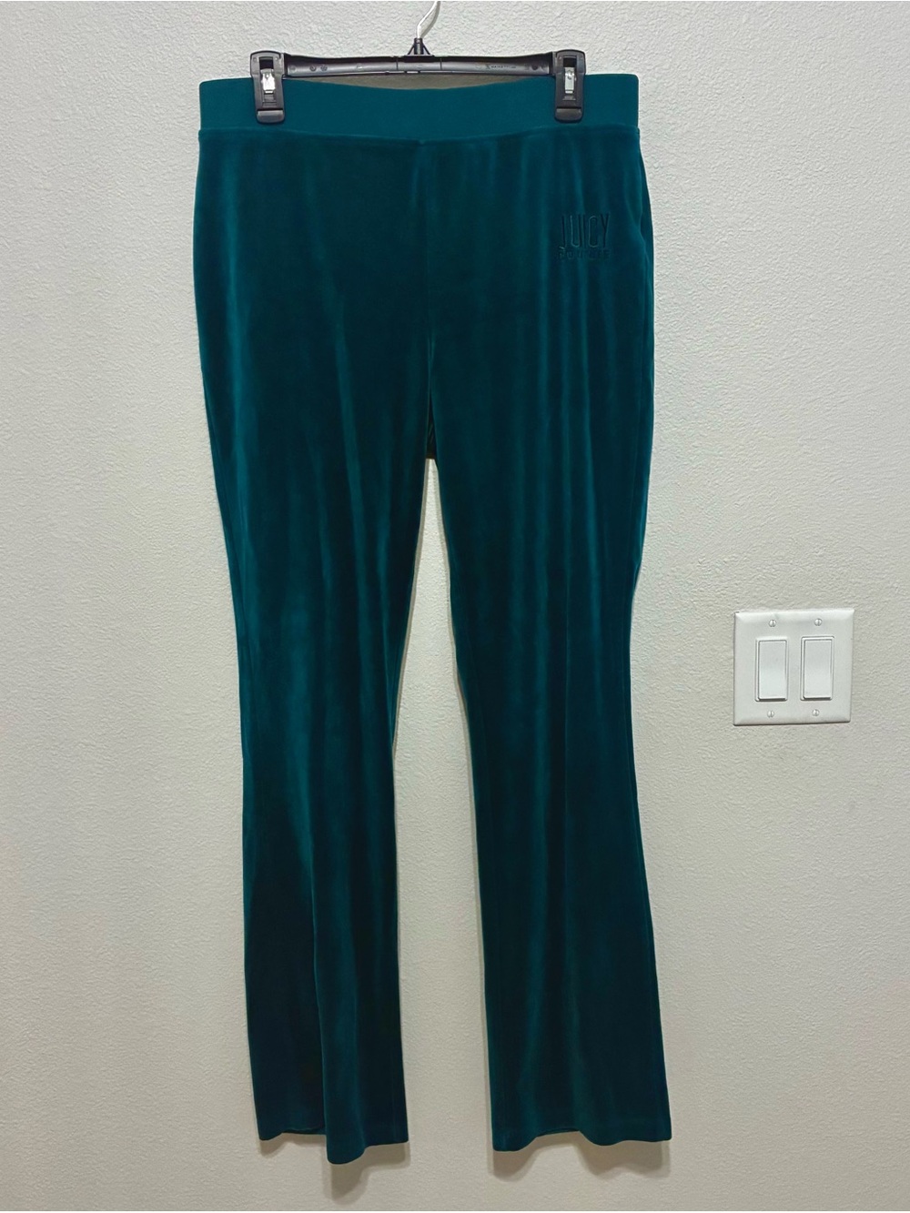 Juicy Couture Deep Teal Velvet Pull On Pants
Women’s Large Stretch